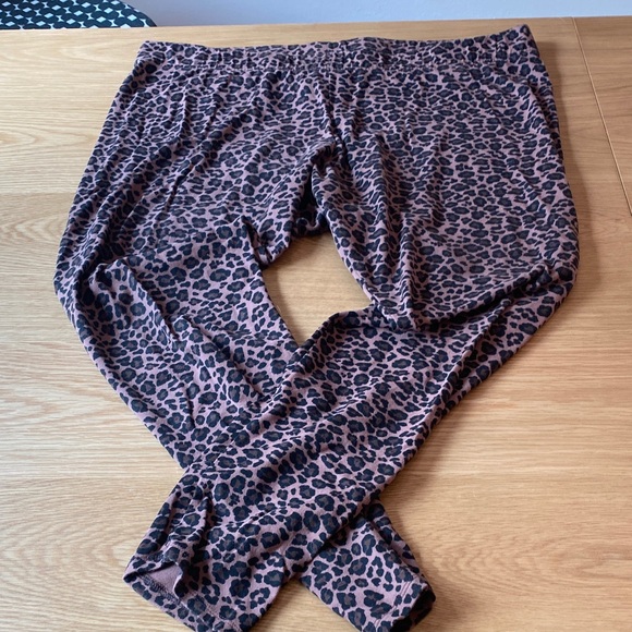 Old Navy Pants - Leopard pattern plus size leggings